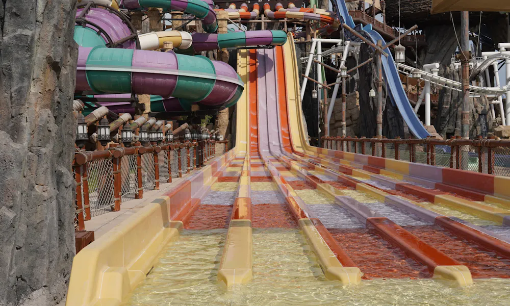 Dubai vs Abu Dhabi: Thrills and adventure Dubai vs Abu Dhabi: Thrills and adventure